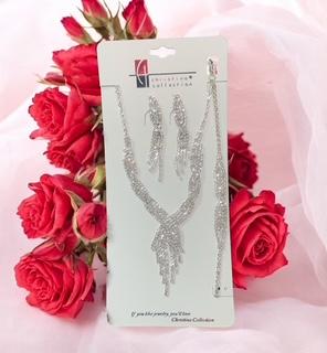 Christine Collection Silver Jewelry Set – Romantic Elegance with Rose Accents